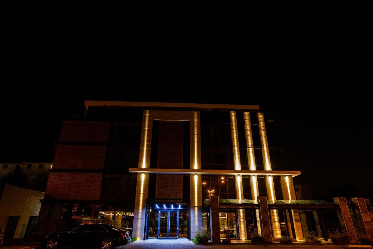 Hotel Kristal Focşani Buitenkant foto
