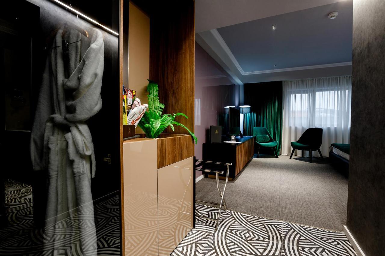 Hotel Kristal Focşani Buitenkant foto