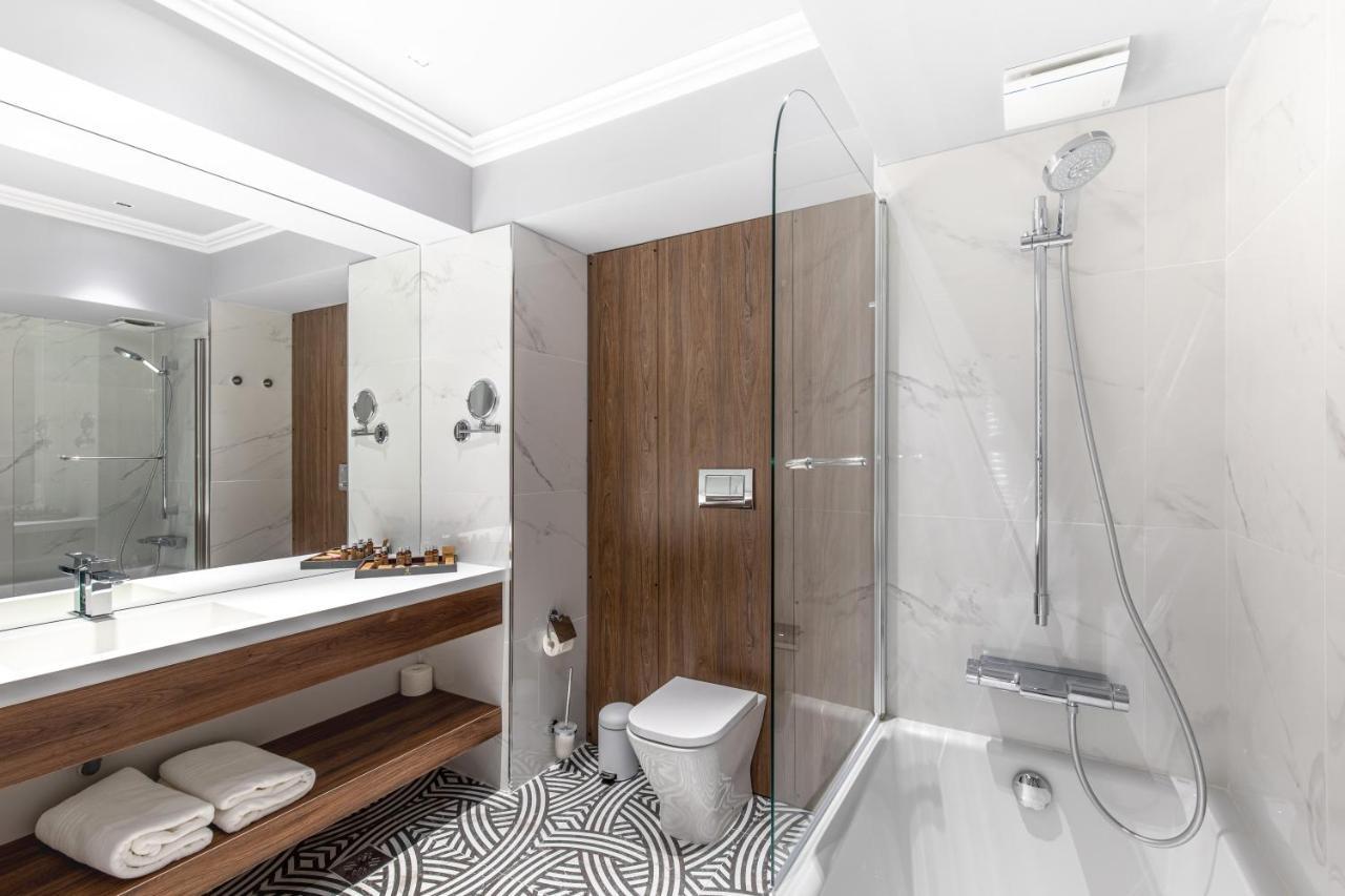 Hotel Kristal Focşani Buitenkant foto