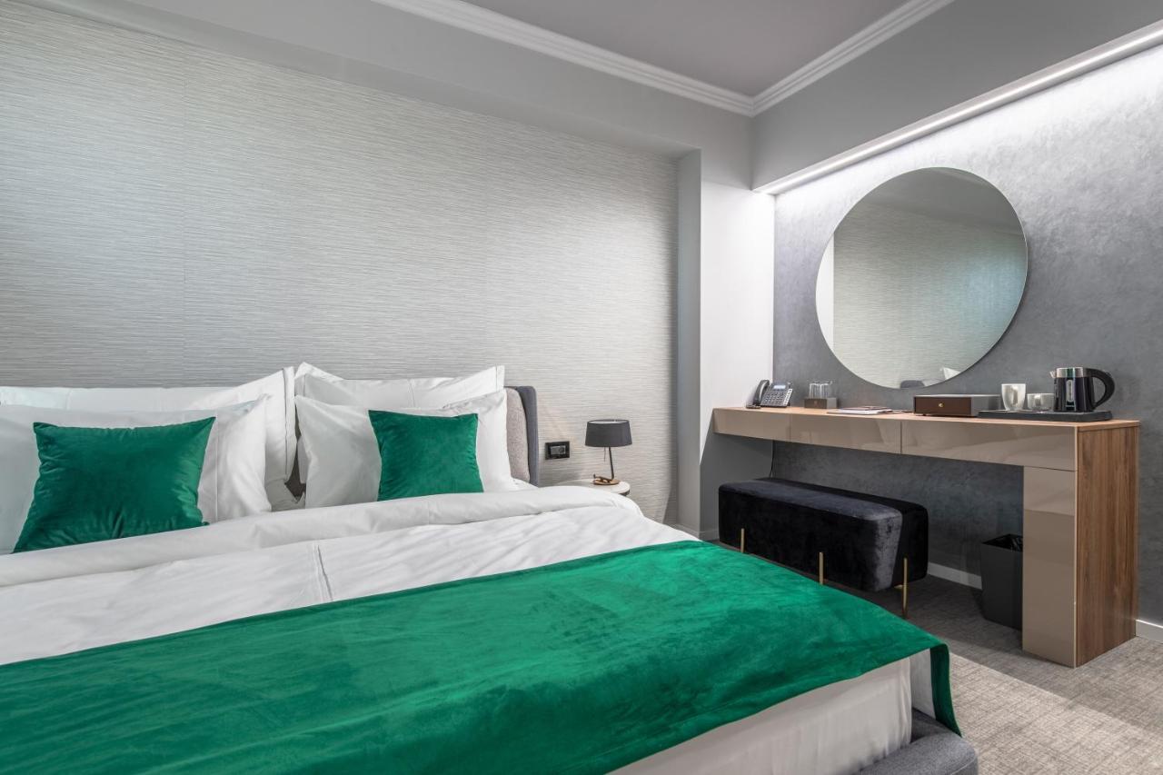 Hotel Kristal Focşani Buitenkant foto