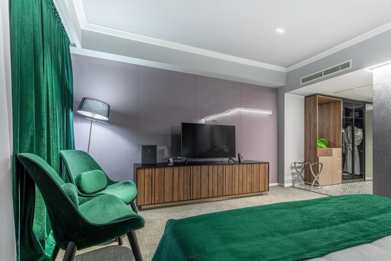 Hotel Kristal Focşani Buitenkant foto
