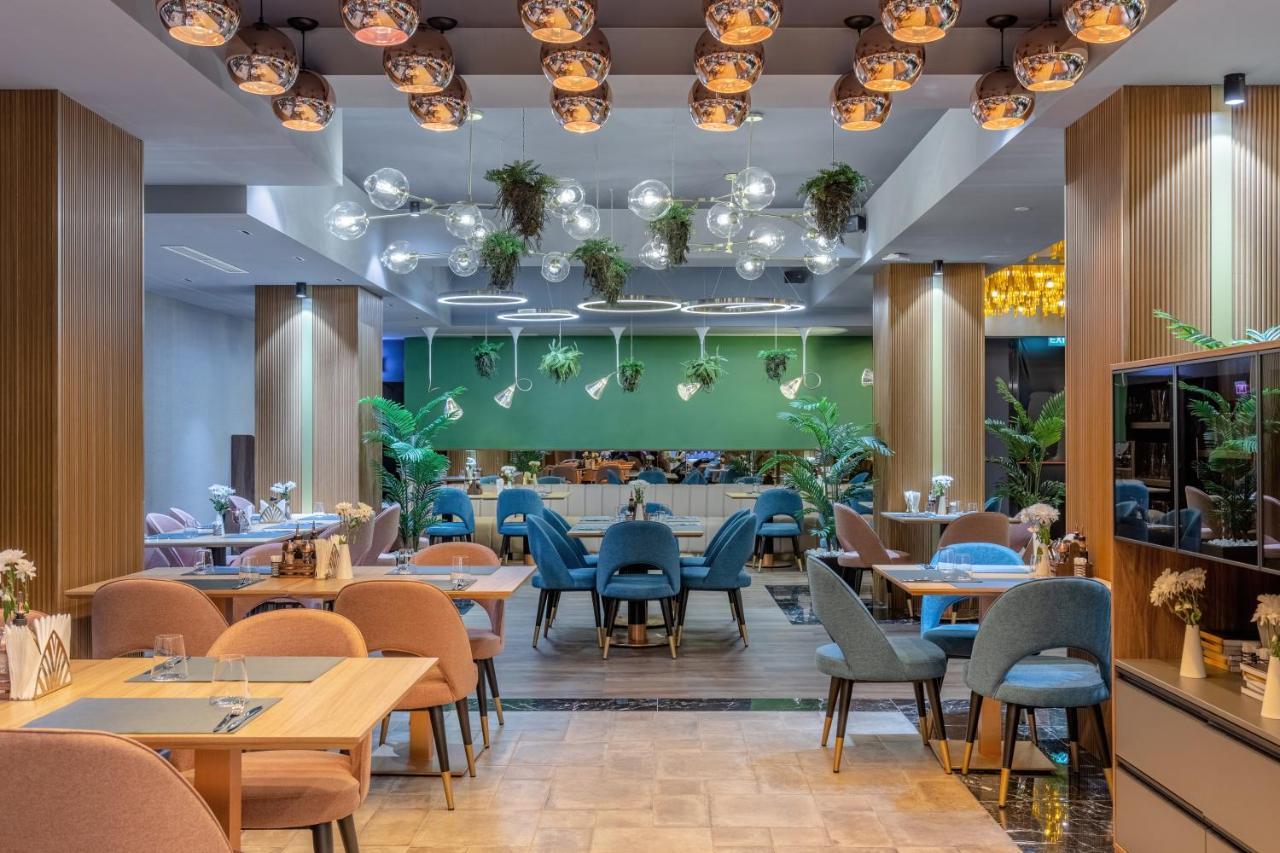 Hotel Kristal Focşani Buitenkant foto