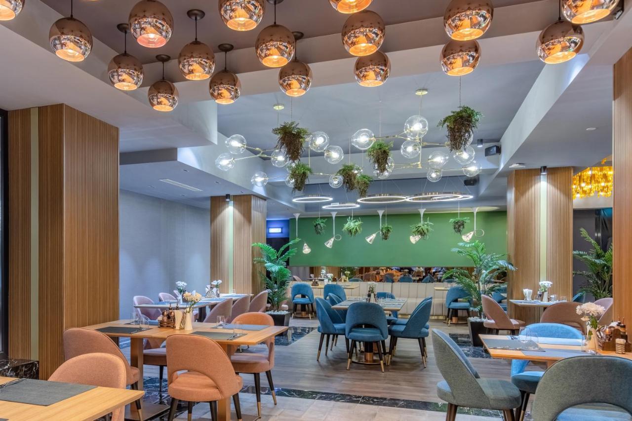 Hotel Kristal Focşani Buitenkant foto