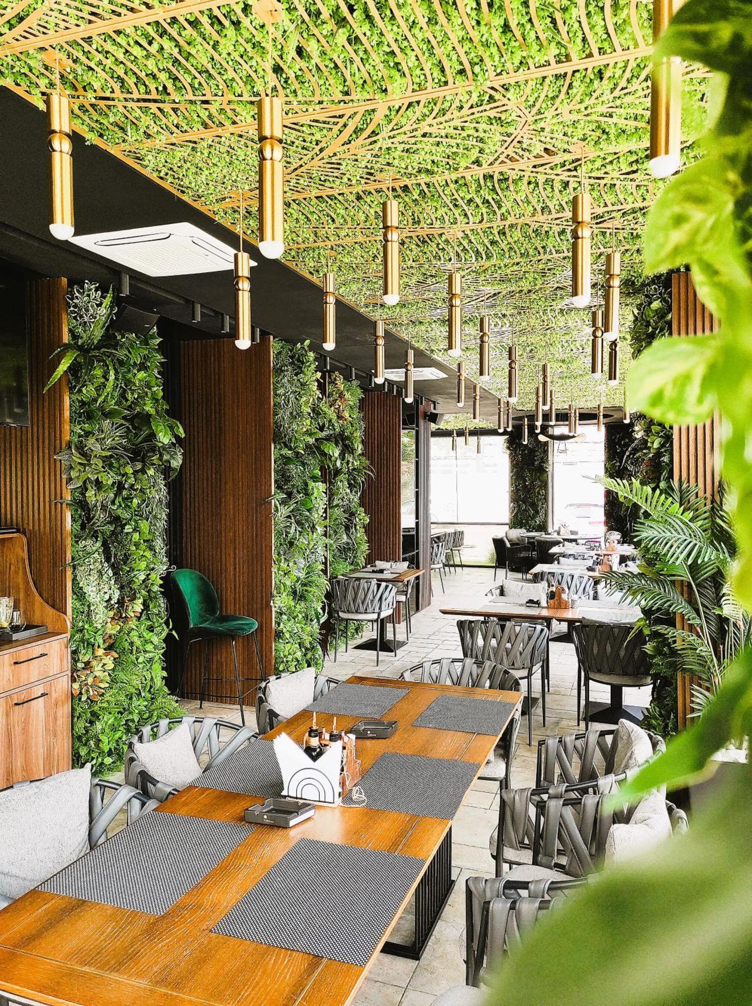 Hotel Kristal Focşani Buitenkant foto